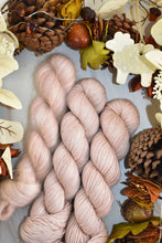 Load image into Gallery viewer, Blush Cormo