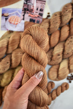 Load image into Gallery viewer, Caramel on 5th