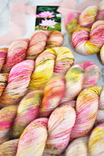 Load image into Gallery viewer, Lotus