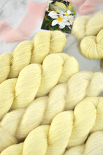 Load image into Gallery viewer, Plumeria