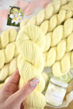 Load image into Gallery viewer, Plumeria