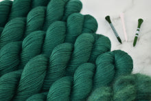 Load image into Gallery viewer, Queen of the Green