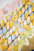 Load image into Gallery viewer, Spring Bouquet