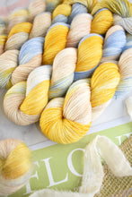 Load image into Gallery viewer, Spring Bouquet