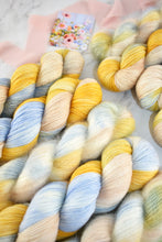 Load image into Gallery viewer, Spring Bouquet