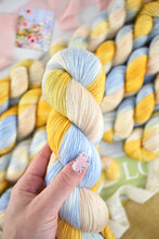 Load image into Gallery viewer, Spring Bouquet