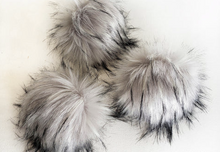 Load image into Gallery viewer, Pom Poms