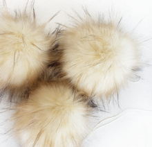Load image into Gallery viewer, Pom Poms