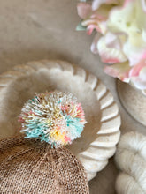 Load image into Gallery viewer, Bunny Kisses Hat Kit

