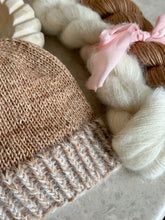 Load image into Gallery viewer, Bunny Kisses Hat Kit
