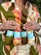 Load image into Gallery viewer, Wayfinder Scarf Kits
