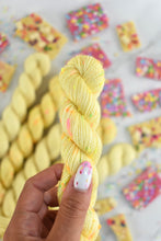 Load image into Gallery viewer, Lemon Buttercream
